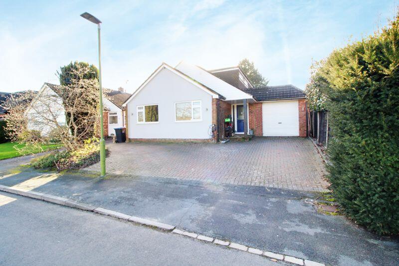 4 bedroom detached house for sale in Brookside Crescent, Cuffley, EN6