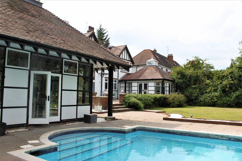 5 bedroom detached house for sale in Cannons, The Ridgeway, Cuffley