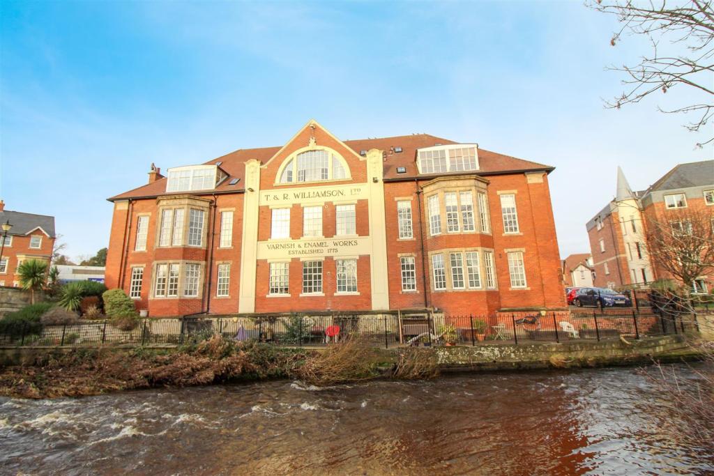 2 bedroom apartment for sale in Williamson House, Ripon, HG4