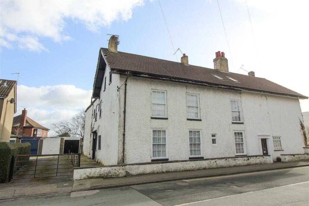 4 bedroom semidetached house for sale in Bondgate, Ripon, HG4