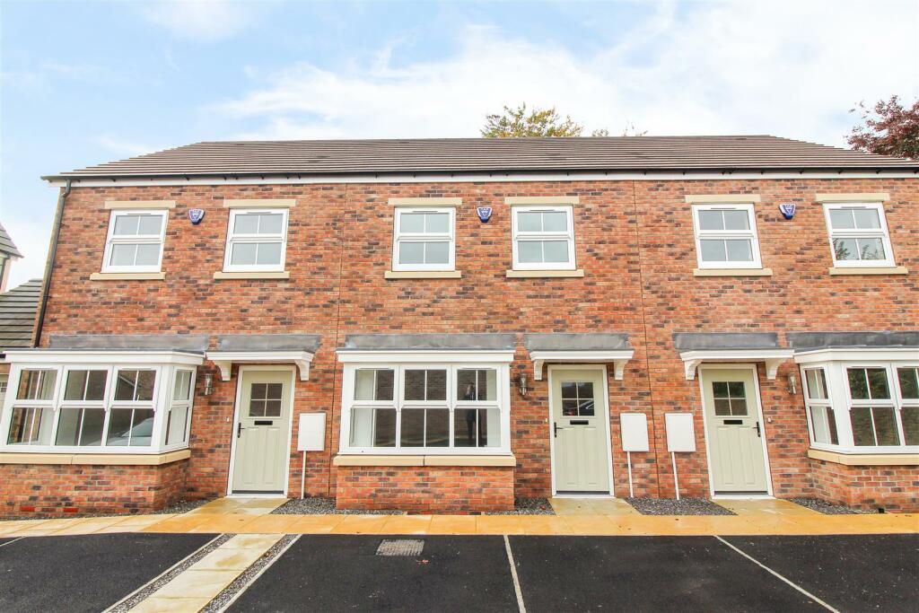 3 bedroom terraced house for sale in Regency Place, West Tanfield