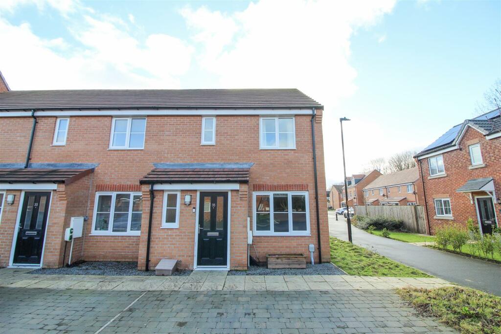 2 bedroom end of terrace house for sale in St Wilfrids Crescent, Ripon, HG4