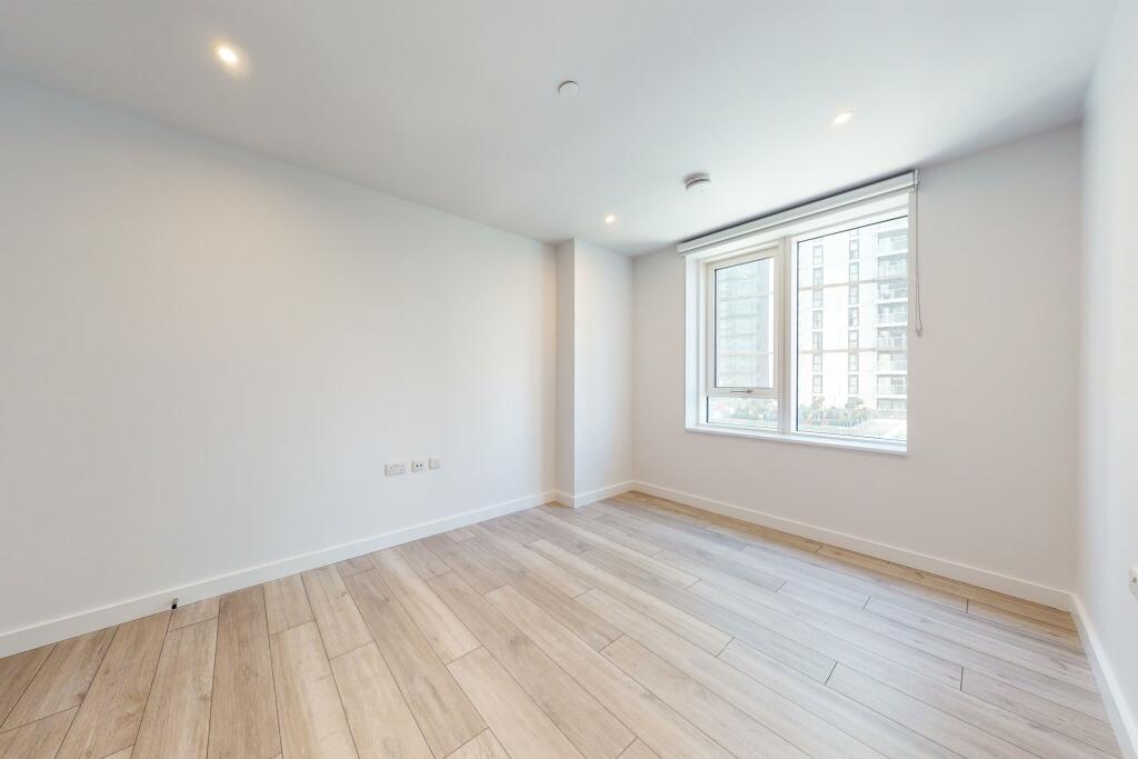 2 bedroom apartment for rent in Park Central West, London, SE1