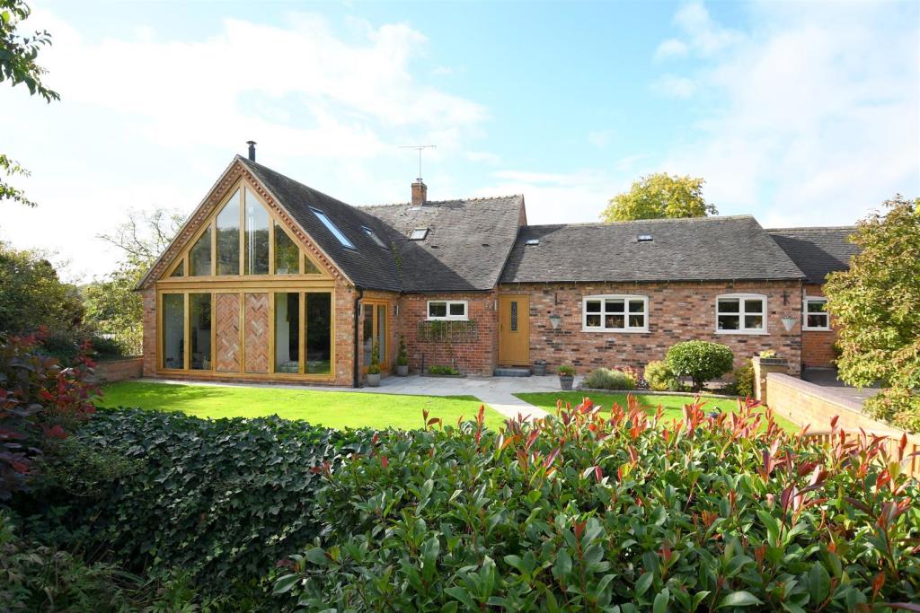 4 bedroom character property for sale in Cross Roads Farm, Newborough