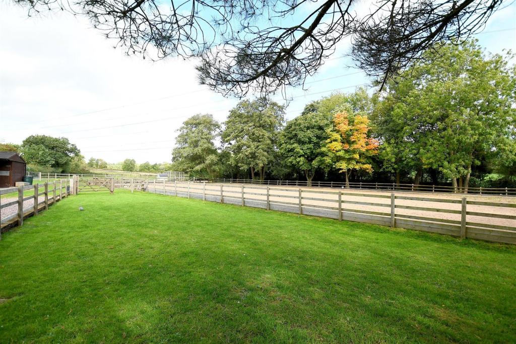 4 bedroom character property for sale in Cross Roads Farm, Newborough