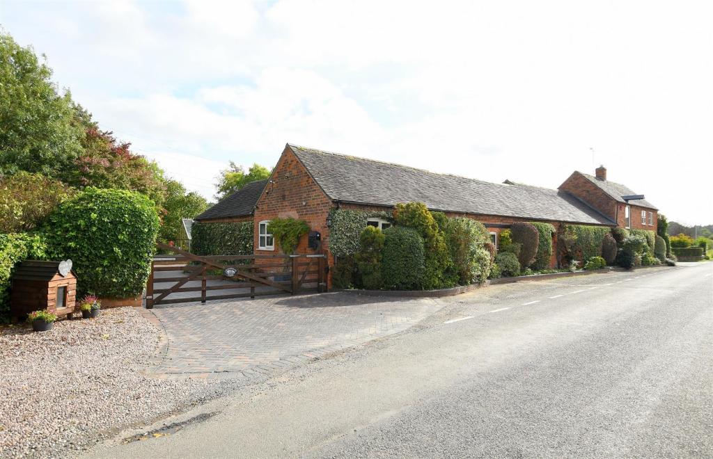 4 bedroom character property for sale in Cross Roads Farm, Newborough