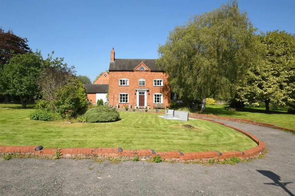 4 bedroom character property for sale in Woodmill House Farm, Woodmill