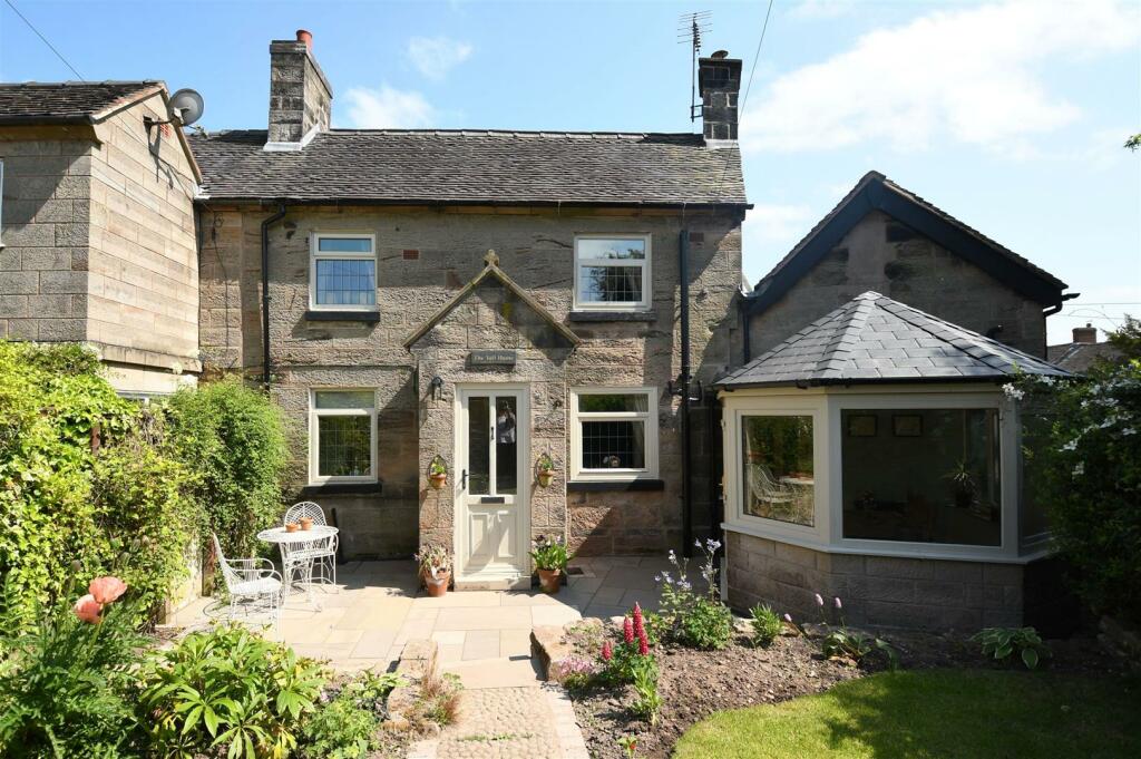 3 bedroom character property for sale in The Toll House, The Cross