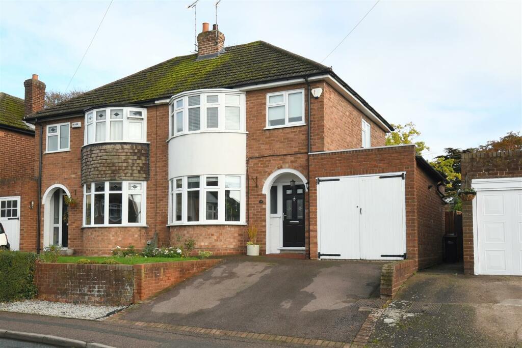 3 bedroom semidetached house for sale in Efflinch Lane, Barton under