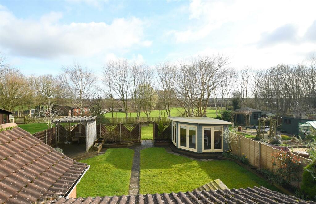 4 bedroom detached house for sale in Postern Road, Tatenhill, DE13