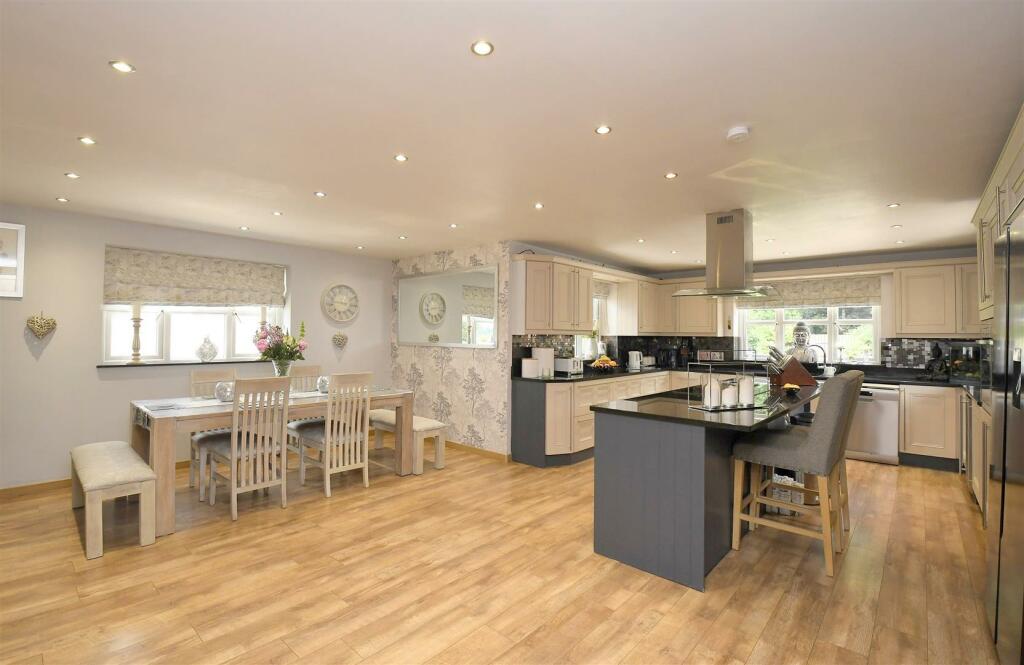 Additional property image - Oak Tree House, Scotland Lane, Harlaston, B79