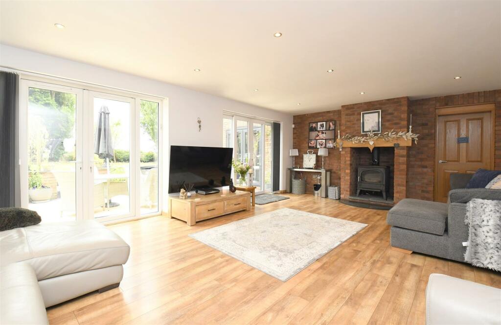 Additional property image - Oak Tree House, Scotland Lane, Harlaston, B79