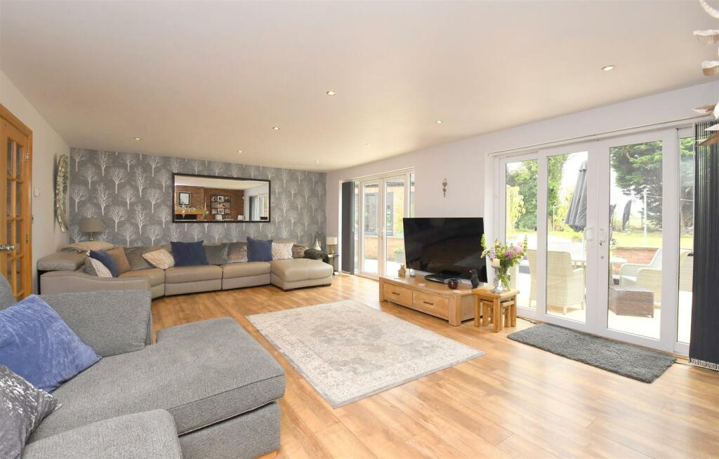 Additional property image - Oak Tree House, Scotland Lane, Harlaston, B79