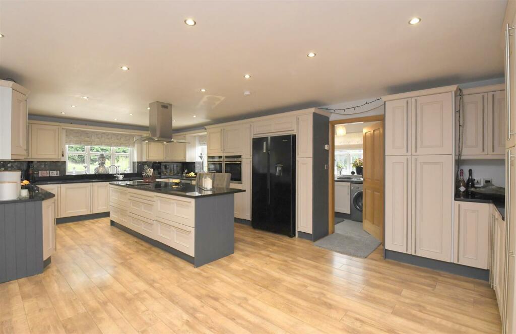 Additional property image - Oak Tree House, Scotland Lane, Harlaston, B79