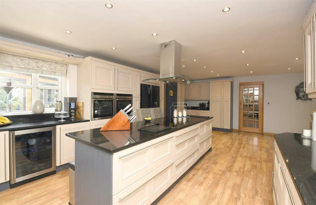 Additional property image - Oak Tree House, Scotland Lane, Harlaston, B79