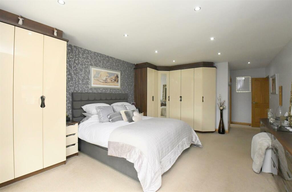 Additional property image - Oak Tree House, Scotland Lane, Harlaston, B79