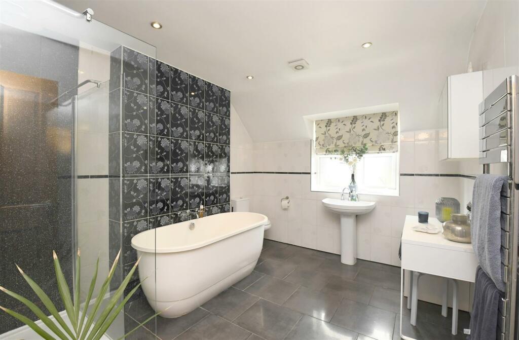 Additional property image - Oak Tree House, Scotland Lane, Harlaston, B79