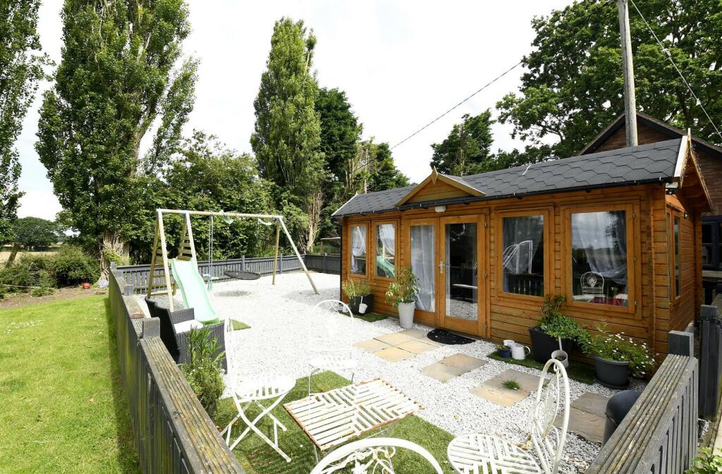 Additional property image - Oak Tree House, Scotland Lane, Harlaston, B79