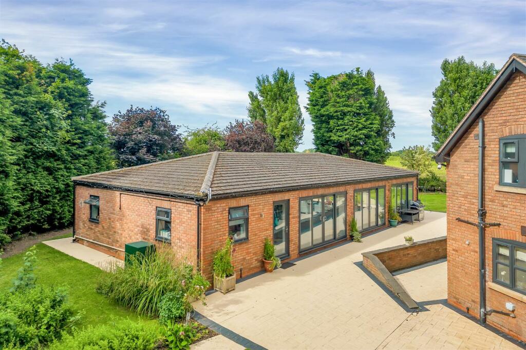 Additional property image - Oak Tree House, Scotland Lane, Harlaston, B79