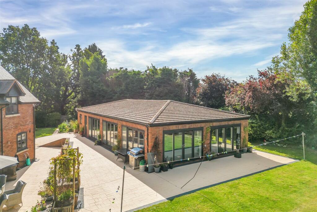 Additional property image - Oak Tree House, Scotland Lane, Harlaston, B79