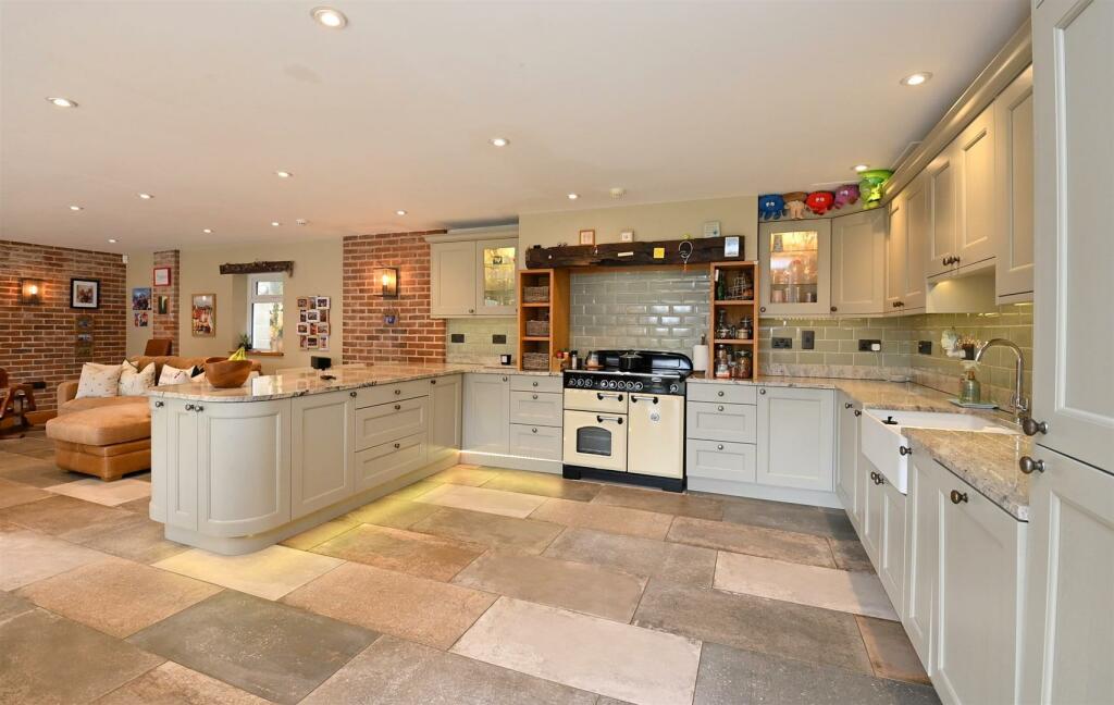 Additional property image - Holly Cottage, Main Street, Clifton Campville, B79