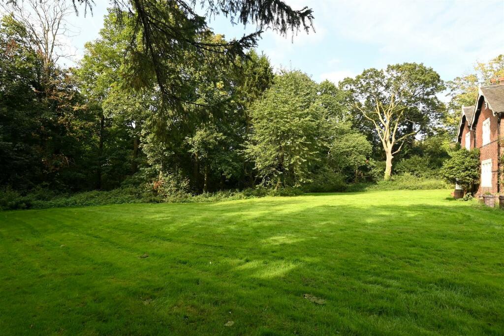 Additional property image - Lawnbank House, Wychnor, DE13