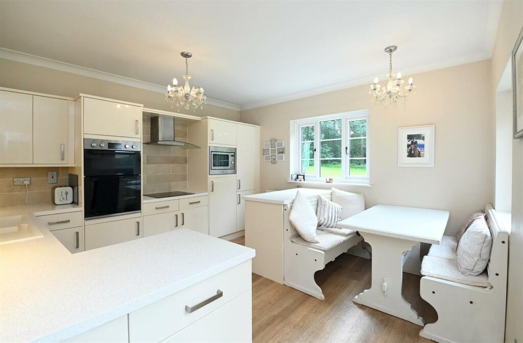 Additional property image - Lawnbank House, Wychnor, DE13