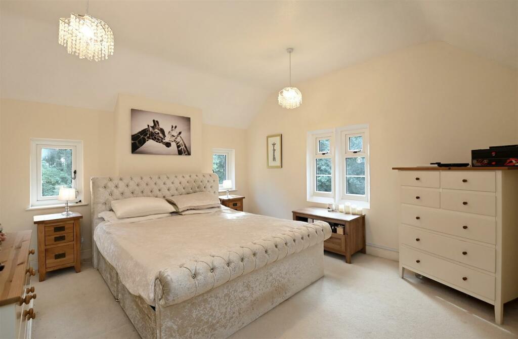 Additional property image - Lawnbank House, Wychnor, DE13