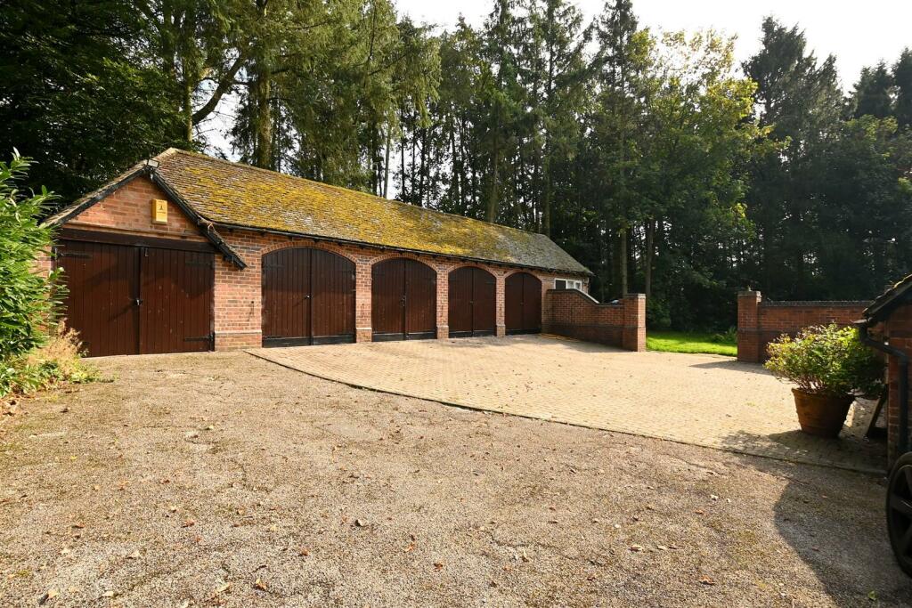 Additional property image - Lawnbank House, Wychnor, DE13