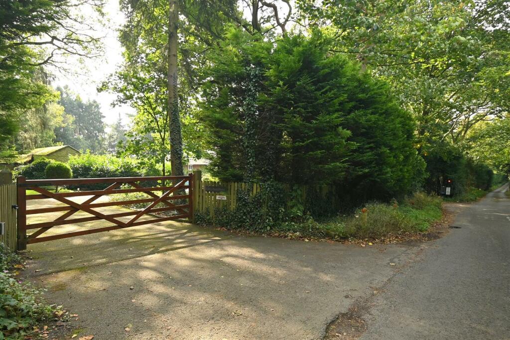 Additional property image - Lawnbank House, Wychnor, DE13