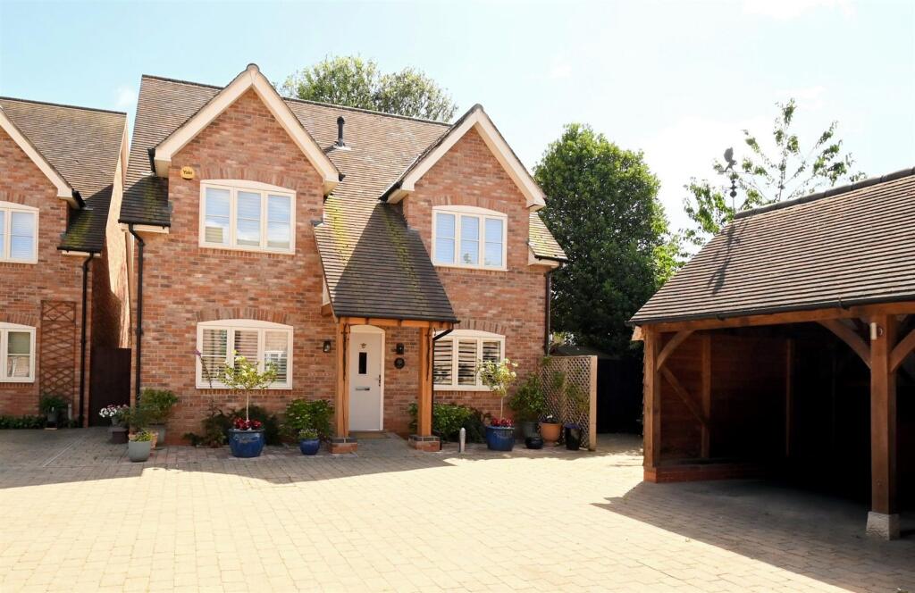 Main image of property: Puddledock Grove, Alrewas, DE13