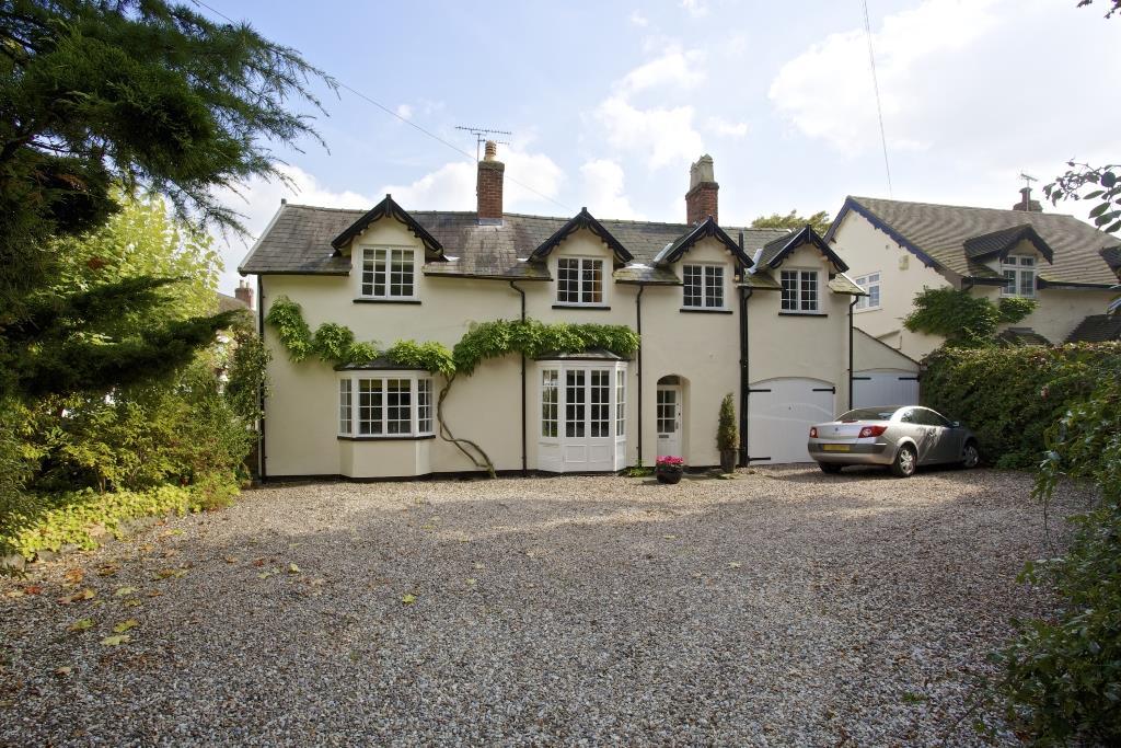 6 bedroom detached house for sale in The White House, Main Street