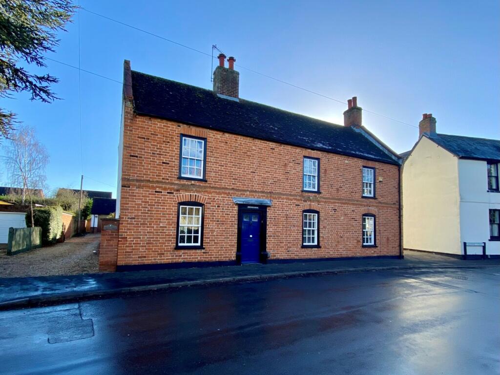 4 bedroom detached house for sale in Earning Street, Godmanchester, Huntingdon, Cambridgeshire, PE29