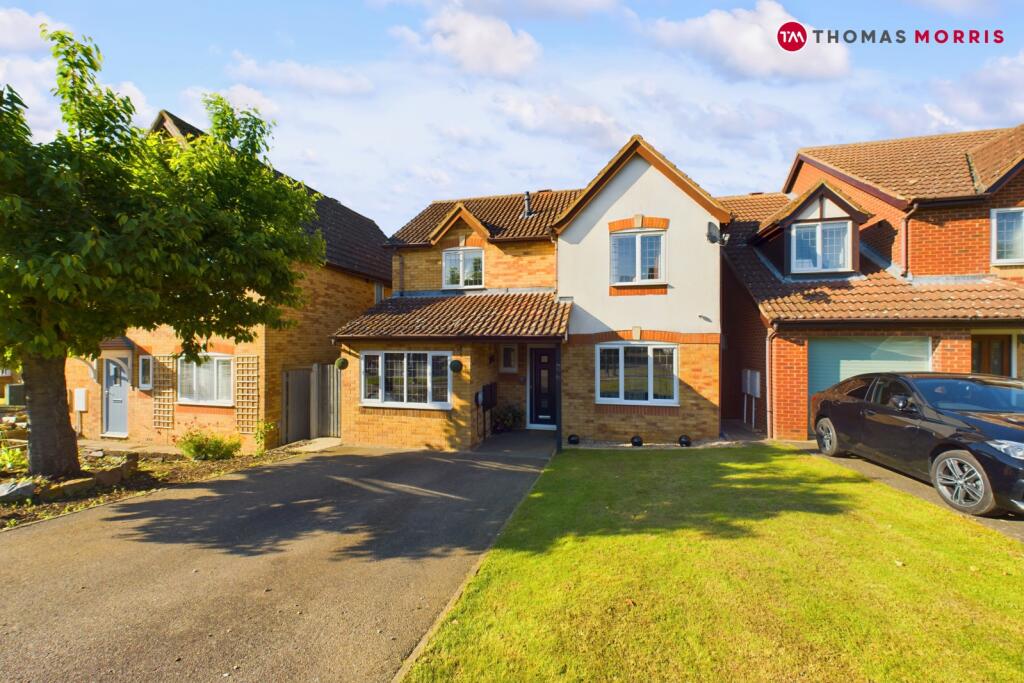 3 bedroom detached house for sale in Flamsteed Drive, Hinchingbrooke