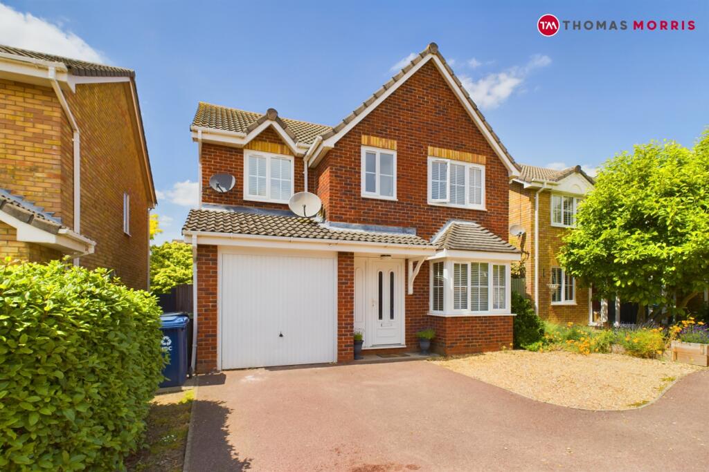 4 bedroom detached house for rent in Exmoor Close, Hinchingbrooke