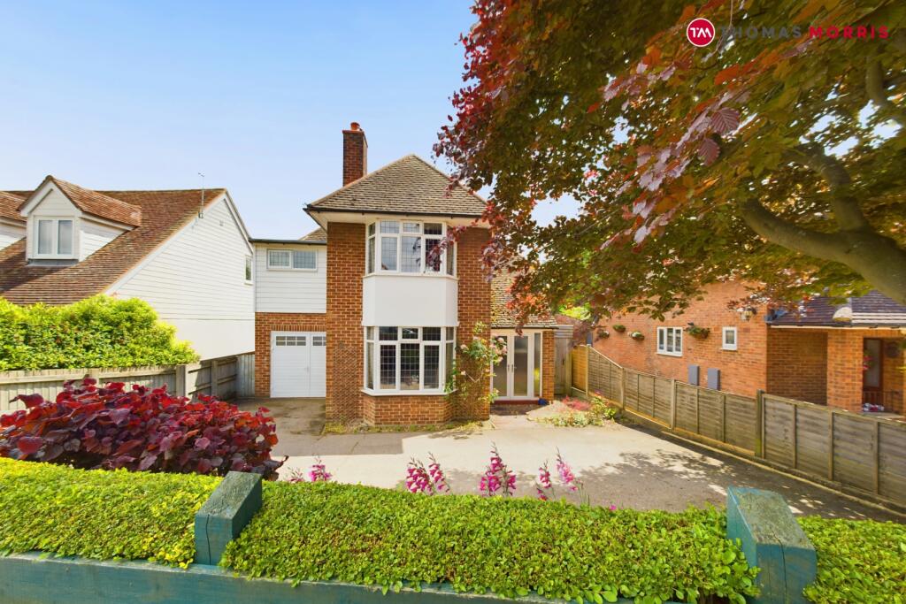 4 bedroom detached house for sale in Briary Lane, Royston