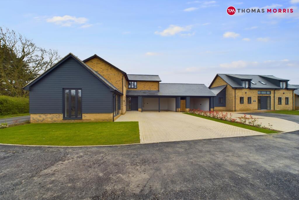 4 bedroom detached house for sale in Bluntisham Road, Colne, Huntingdon