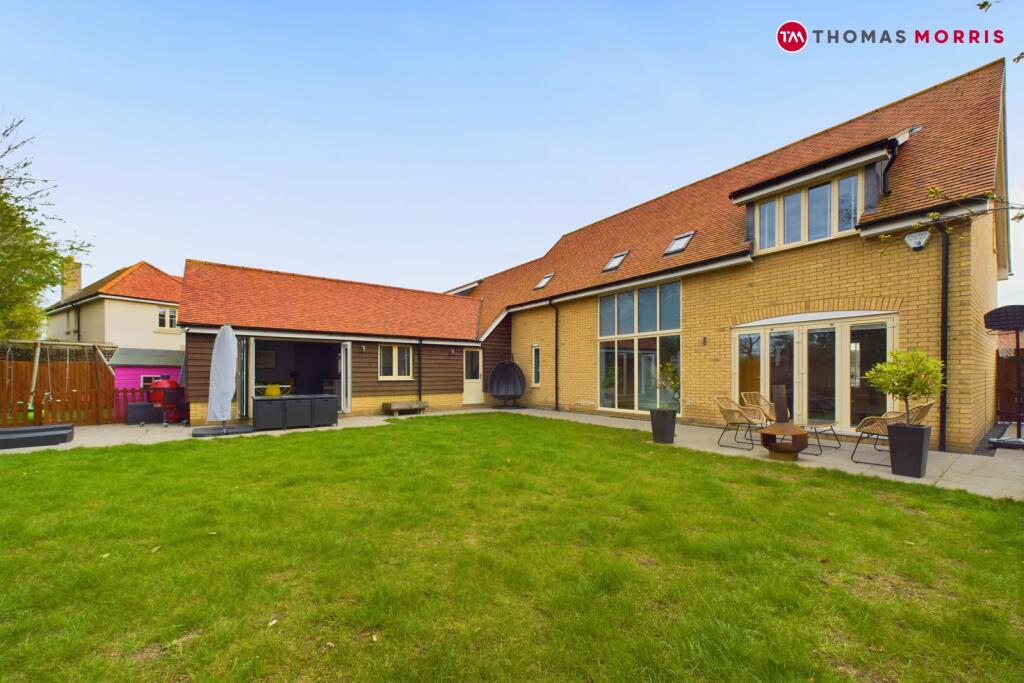 4 bedroom detached house for sale in Dunstall Close, Offord Cluny, St