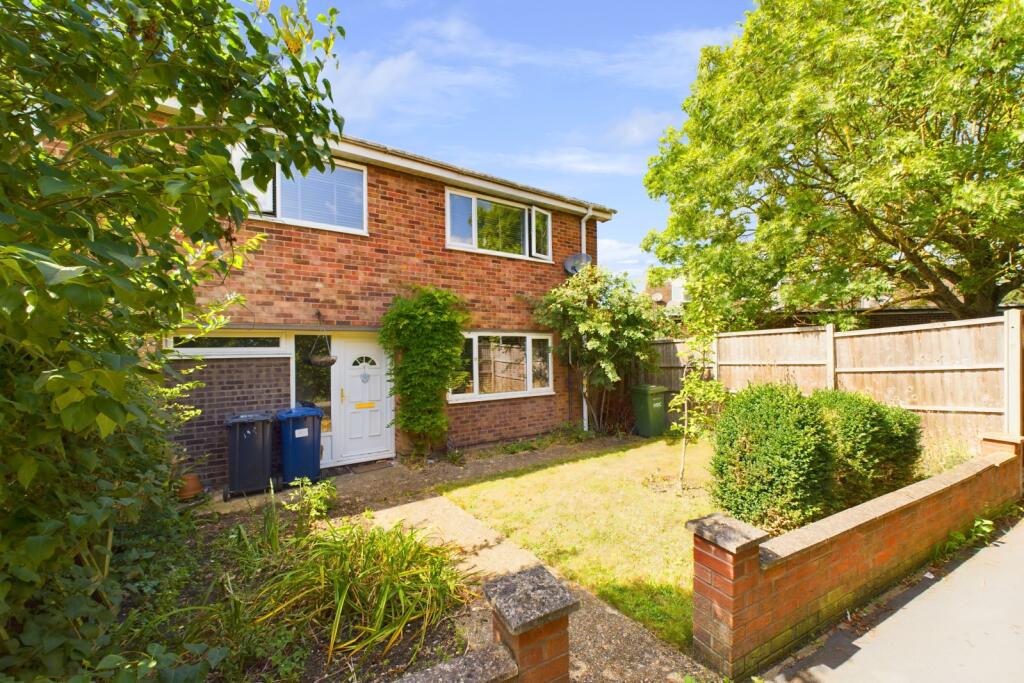 4 bedroom semidetached house for sale in Naseby Gardens, St. Neots