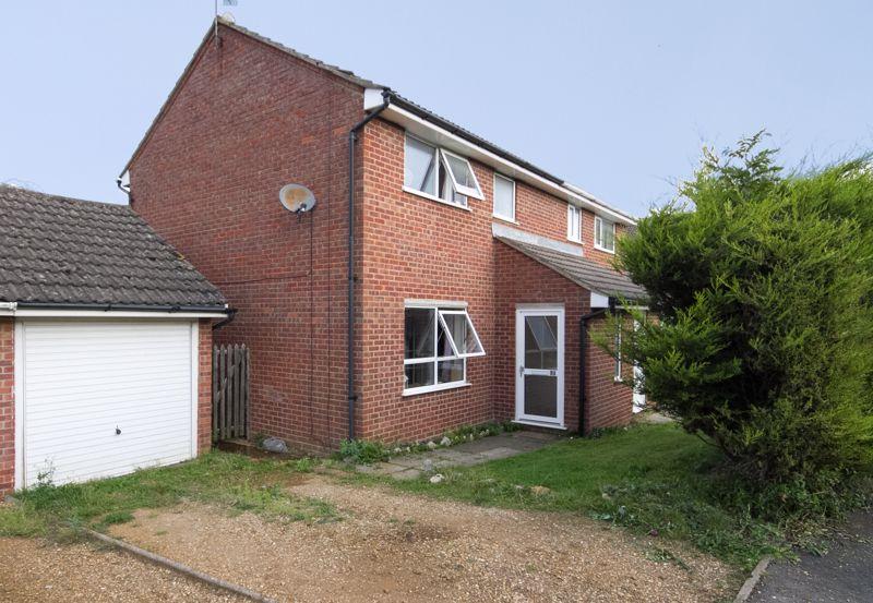 3 bedroom semidetached house for sale in Cartwright Crescent, Brackley