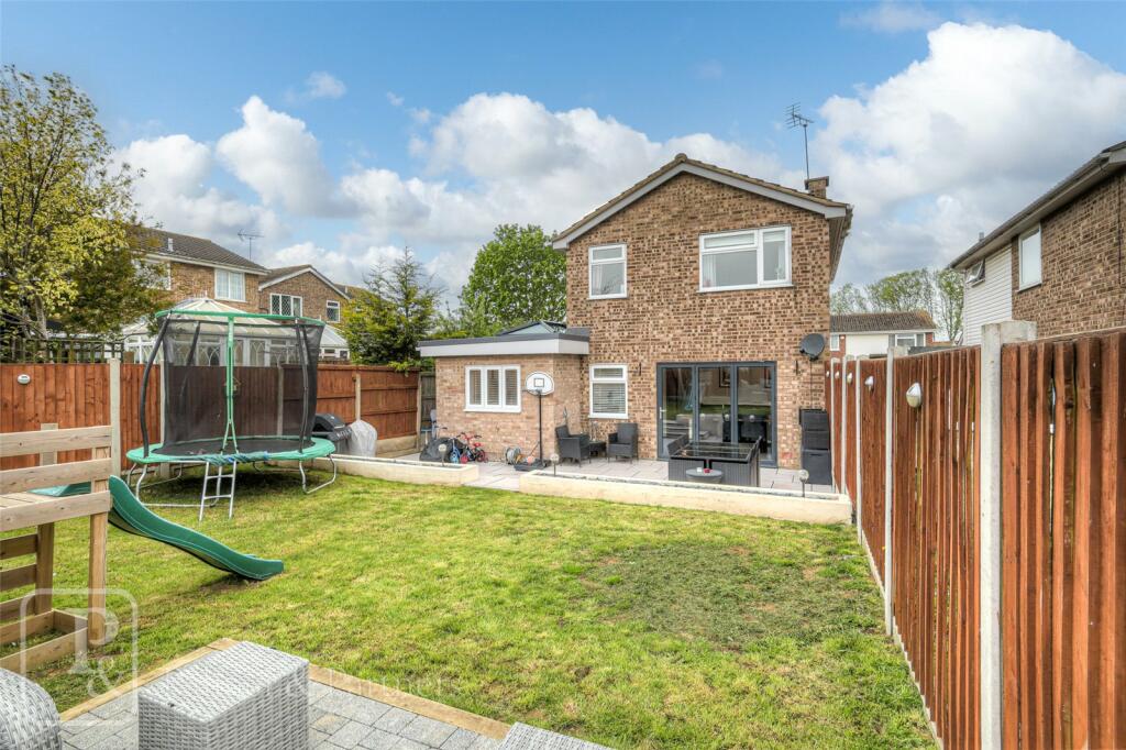 3 bedroom detached house for sale in Middleton Close, ClactononSea