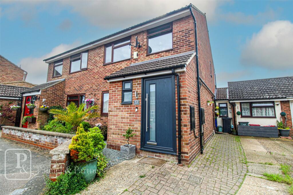 4 bedroom semidetached house for sale in Dorking Crescent, Clactonon