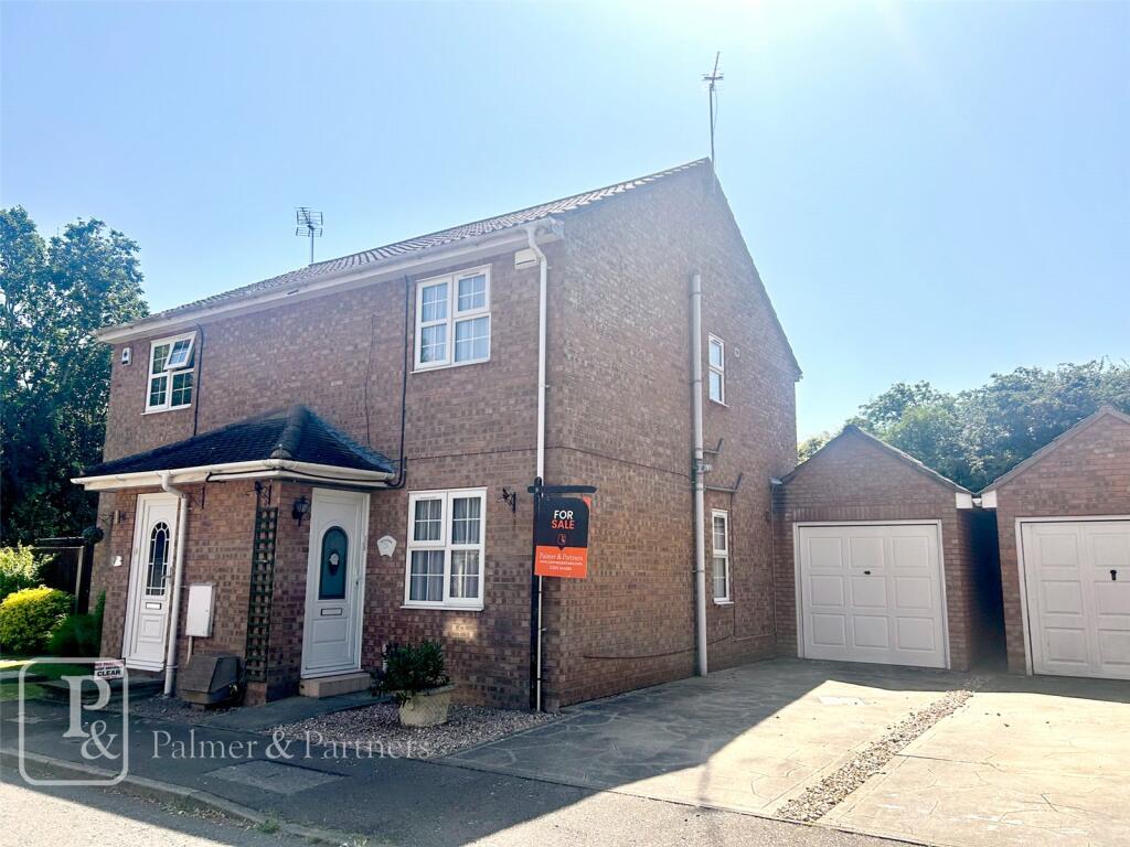 2 bedroom semidetached house for sale in Ladbrooke Road, Clactonon