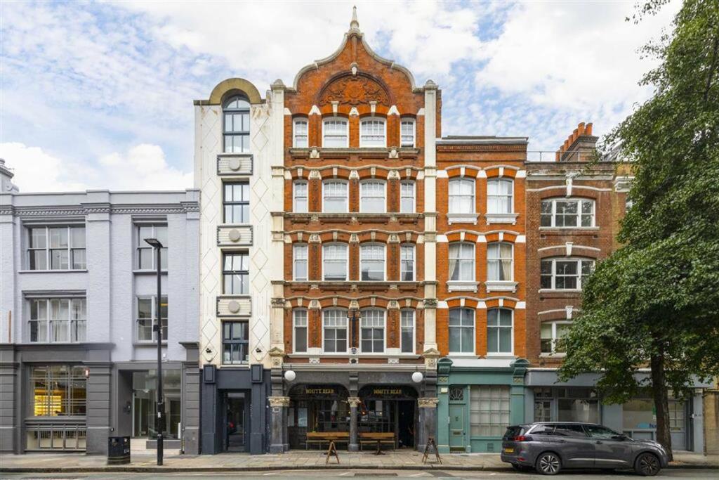 1 bedroom flat for sale in St. John Street, Farringdon, EC1M