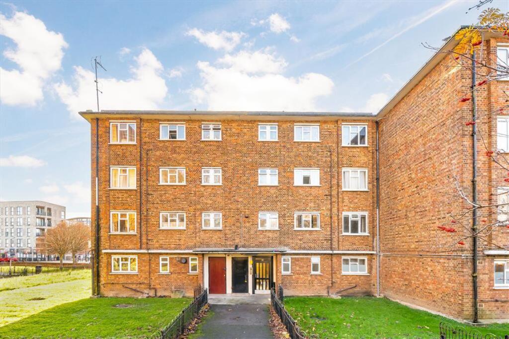 Main image of property: Stepney Way, Stepney Way