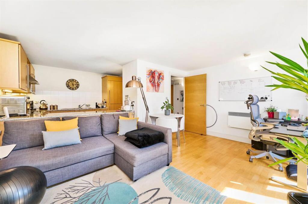 Main image of property: Plumbers Row, Aldgate East