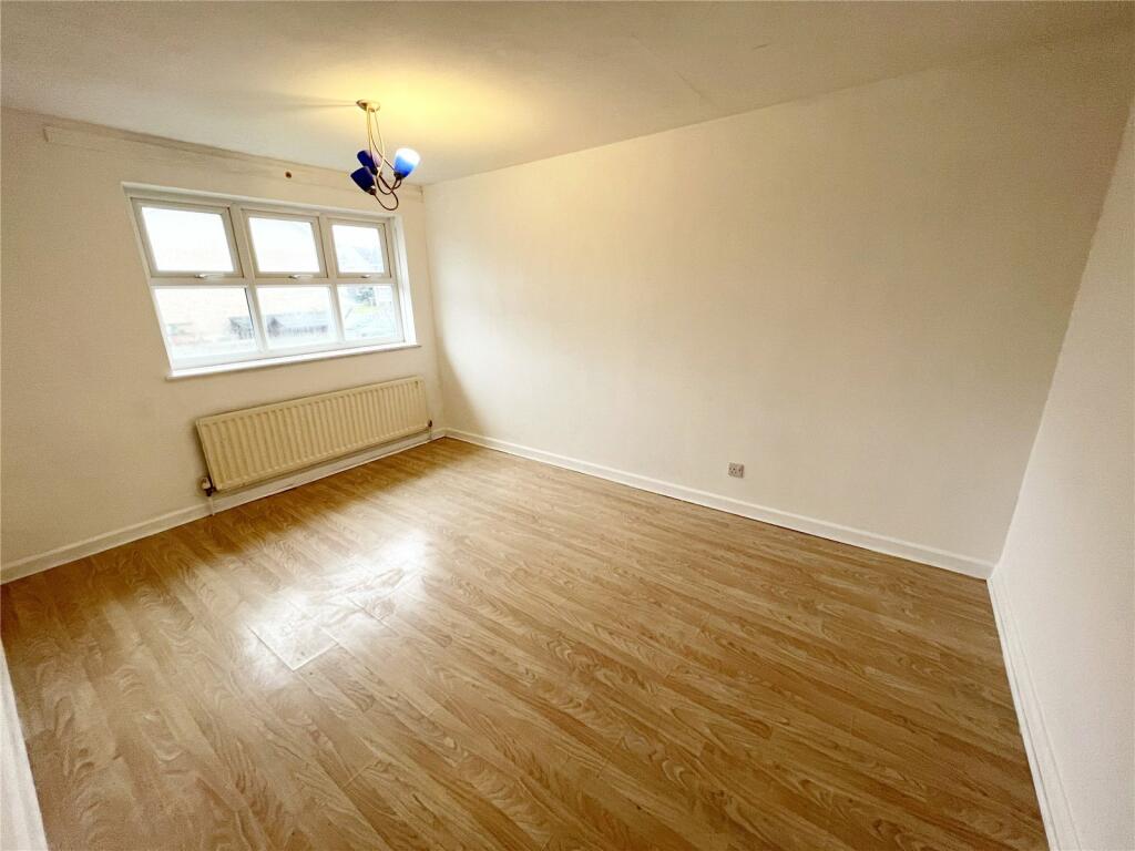 Additional property image - Graith Close, Hall Green, Birmingham, B28
