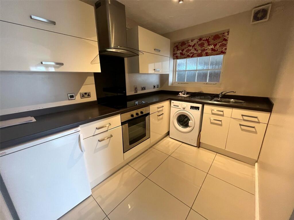 Additional property image - Warwick Road, Solihull, West Midlands, B92