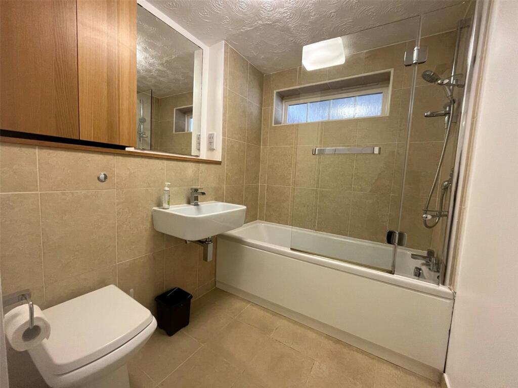 Additional property image - Warwick Road, Solihull, West Midlands, B92