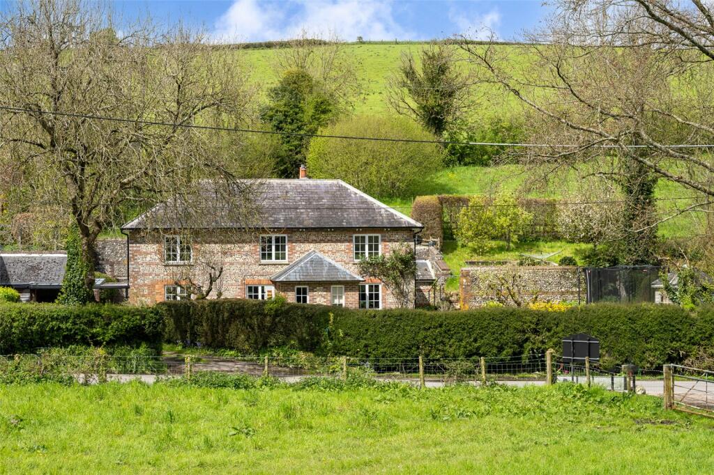 4 bedroom detached house for sale in Winterborne Houghton, Blandford